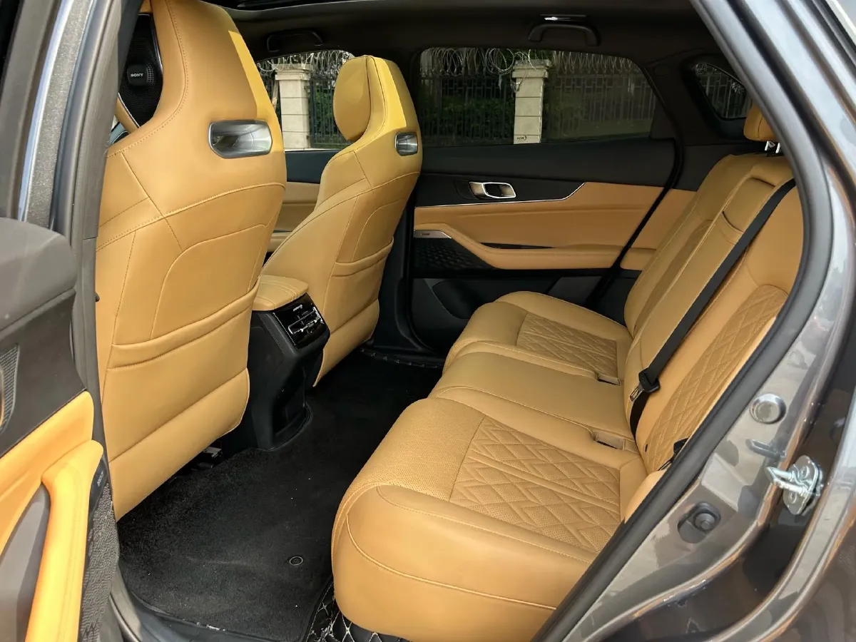 2021 ChangAn UNI-K 2.0T 233HP L4 8AT,autocango,china used car exporter,china ev exporter,chinese used car exporter,chinese used ev exporter