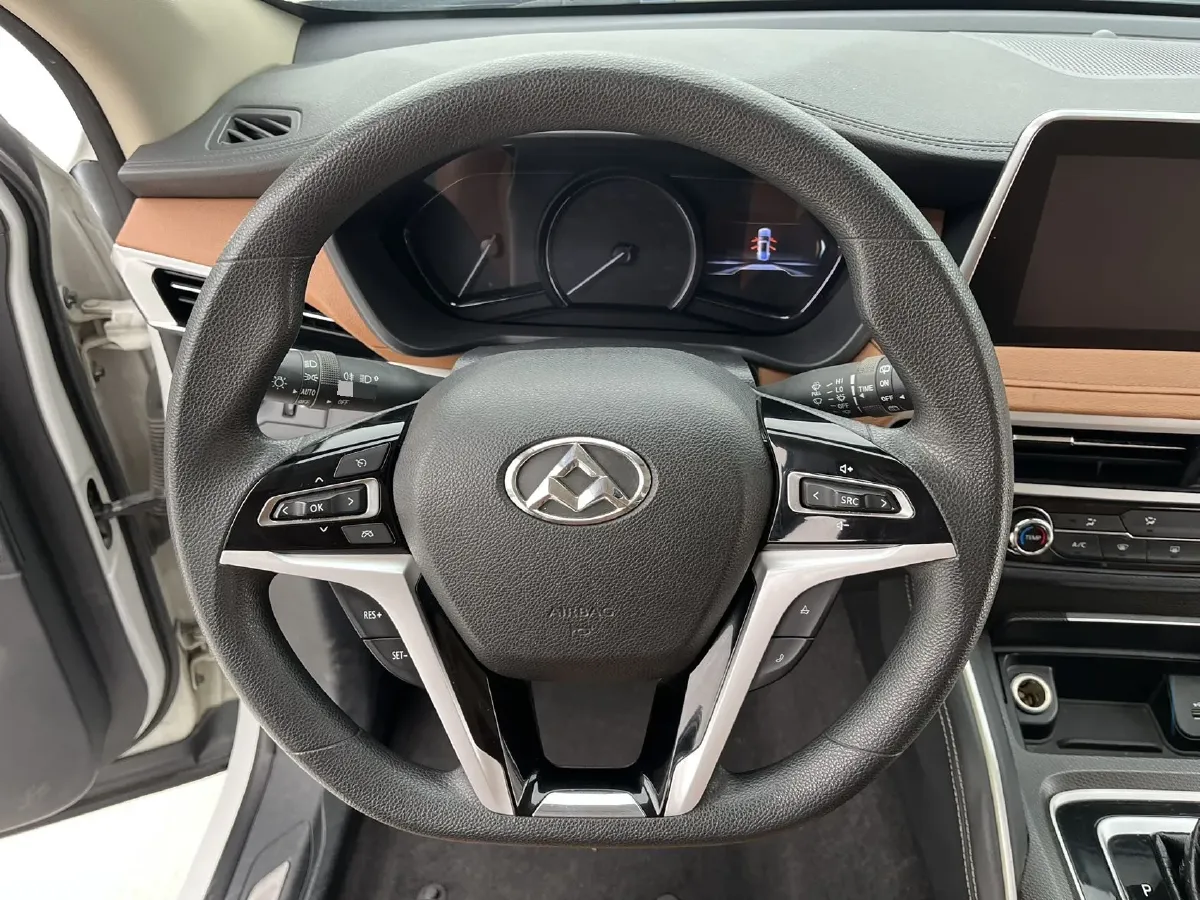 2017 MAXUS D90 2.0T 224HP L4 6AT,autocango,china used car exporter,china ev exporter,chinese used car exporter,chinese used ev exporter