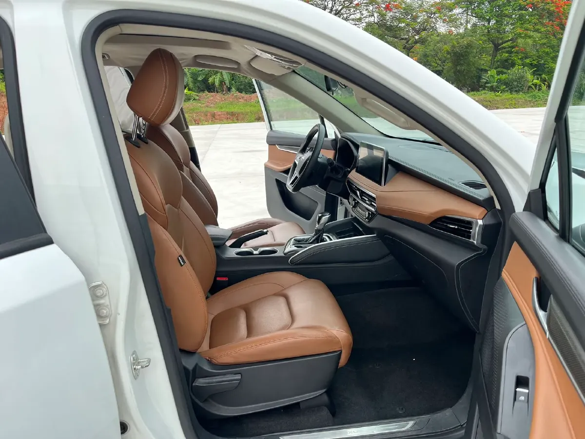 2017 MAXUS D90 2.0T 224HP L4 6AT,autocango,china used car exporter,china ev exporter,chinese used car exporter,chinese used ev exporter