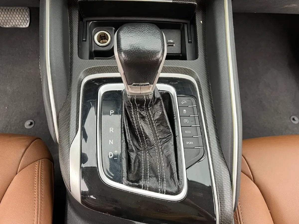 2017 MAXUS D90 2.0T 224HP L4 6AT,autocango,china used car exporter,china ev exporter,chinese used car exporter,chinese used ev exporter