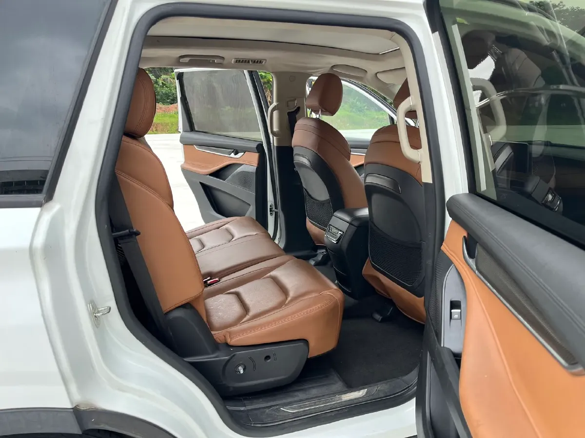 2017 MAXUS D90 2.0T 224HP L4 6AT,autocango,china used car exporter,china ev exporter,chinese used car exporter,chinese used ev exporter