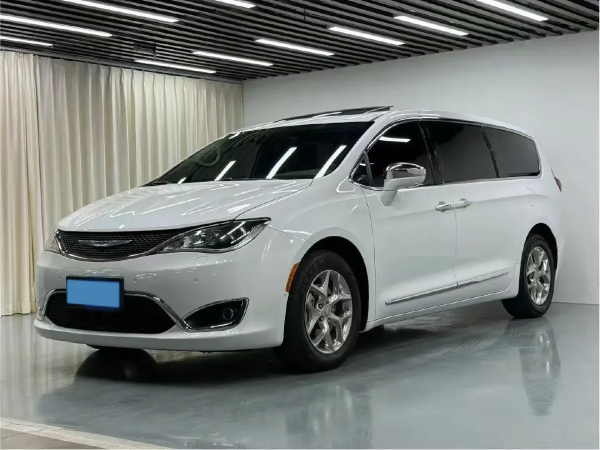 2017 Chrysler Pacifica 3.6L 279HP V6 9AT,autocango,china used car exporter,china ev exporter,chinese used car exporter,chinese used ev exporter