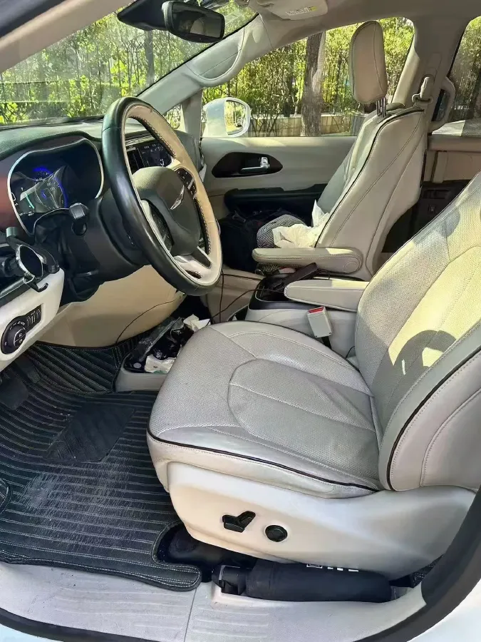 2017 Chrysler Pacifica 3.6L 279HP V6 9AT,autocango,china used car exporter,china ev exporter,chinese used car exporter,chinese used ev exporter