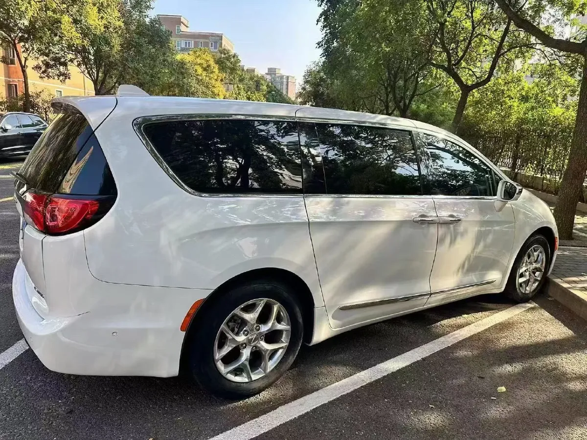 2017 Chrysler Pacifica 3.6L 279HP V6 9AT,autocango,china used car exporter,china ev exporter,chinese used car exporter,chinese used ev exporter