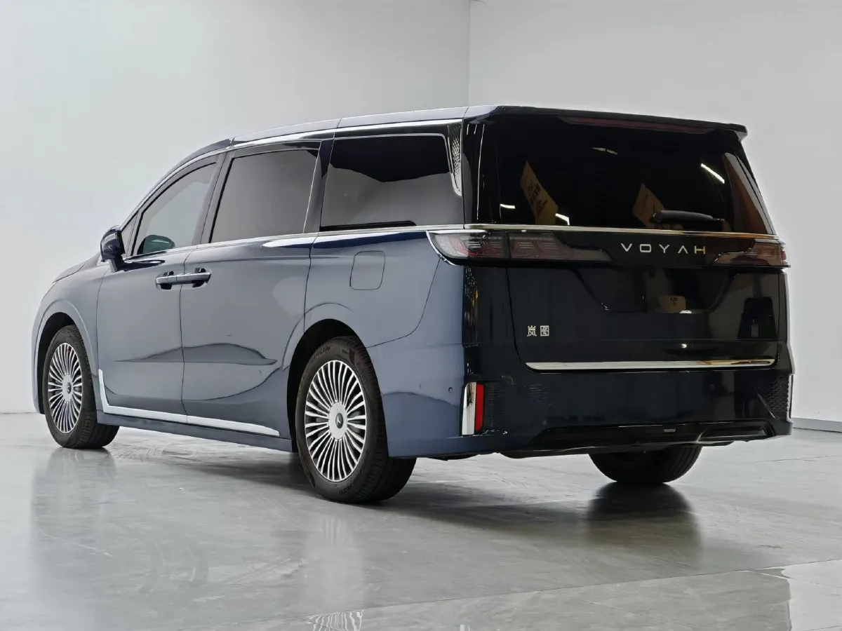 2025 Voyah Dream 1.5T 150HP L4 PHEV 41.7KWH,autocango,china used car exporter,china ev exporter,chinese used car exporter,chinese used ev exporter