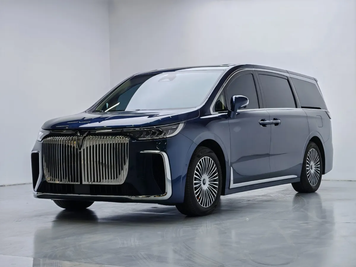 2025 Voyah Dream 1.5T 150HP L4 PHEV 41.7KWH,autocango,china used car exporter,china ev exporter,chinese used car exporter,chinese used ev exporter