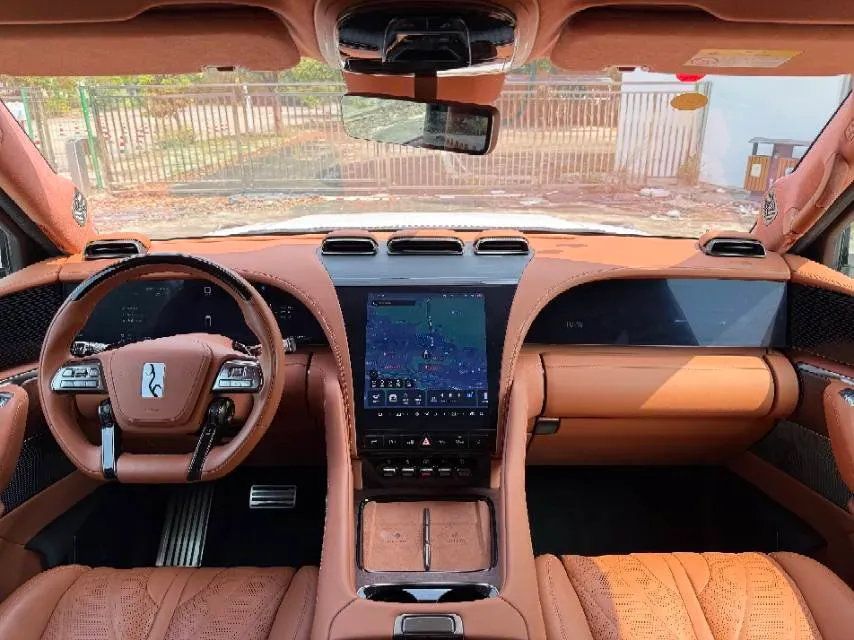 2023 YangWang U8 2.0T 272HP L4 REEV 49.05KWH,autocango,china used car exporter,china ev exporter,chinese used car exporter,chinese used ev exporter