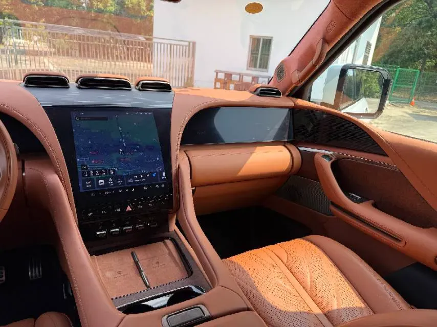 2023 YangWang U8 2.0T 272HP L4 REEV 49.05KWH,autocango,china used car exporter,china ev exporter,chinese used car exporter,chinese used ev exporter