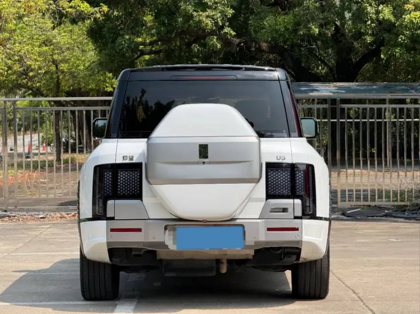 2023 YangWang U8 2.0T 272HP L4 REEV 49.05KWH,autocango,china used car exporter,china ev exporter,chinese used car exporter,chinese used ev exporter
