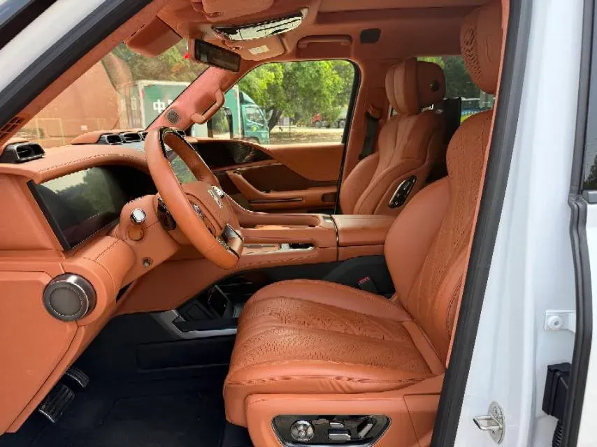 2023 YangWang U8 2.0T 272HP L4 REEV 49.05KWH,autocango,china used car exporter,china ev exporter,chinese used car exporter,chinese used ev exporter