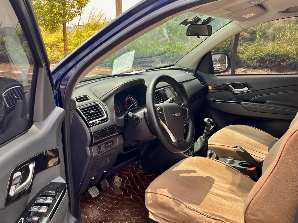 2020 Isuzu LingTuo 2.5T 150HP L4 6MT,autocango,china used car exporter,china ev exporter,chinese used car exporter,chinese used ev exporter