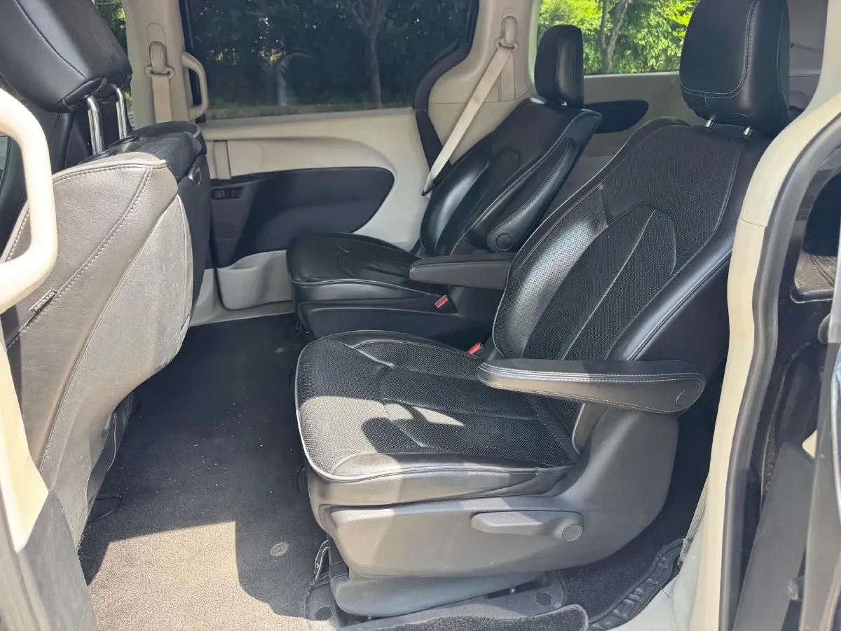 2018 Chrysler Pacifica 3.6L 245HP V6 E-CVT PHEV 16KWH,autocango,china used car exporter,china ev exporter,chinese used car exporter,chinese used ev exporter