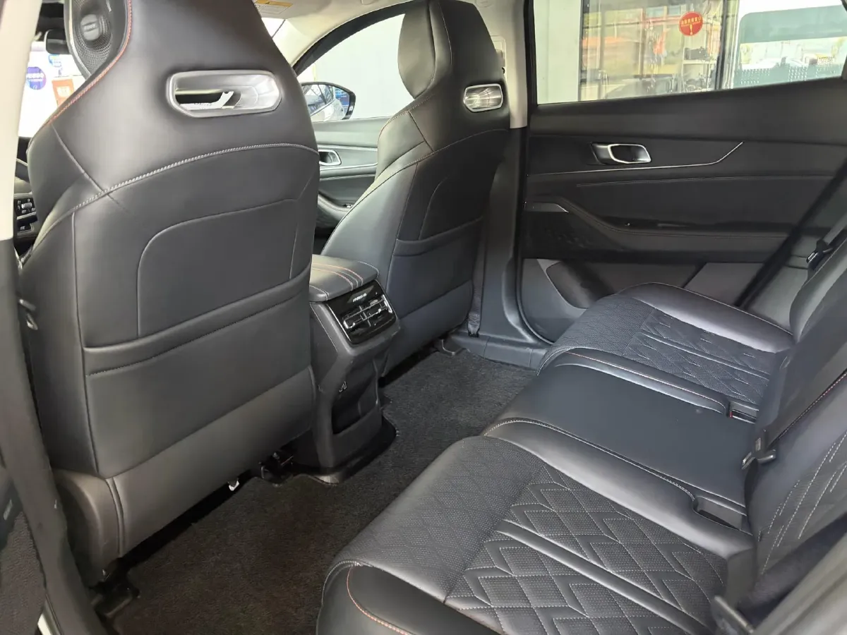 2021 ChangAn UNI-K 2.0T 233HP L4 8AT,autocango,china used car exporter,china ev exporter,chinese used car exporter,chinese used ev exporter