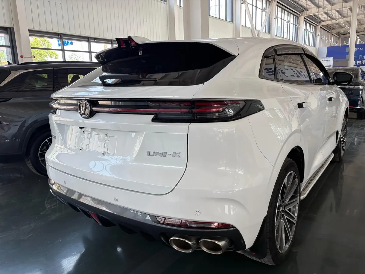 2021 ChangAn UNI-K 2.0T 233HP L4 8AT,autocango,china used car exporter,china ev exporter,chinese used car exporter,chinese used ev exporter