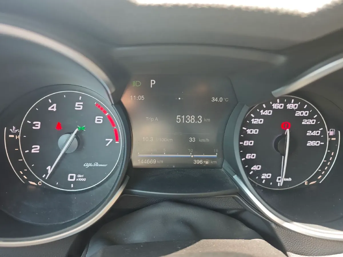 2017 Jaguar XE 2.0T 240HP L4 8AT,autocango,china used car exporter,china ev exporter,chinese used car exporter,chinese used ev exporter