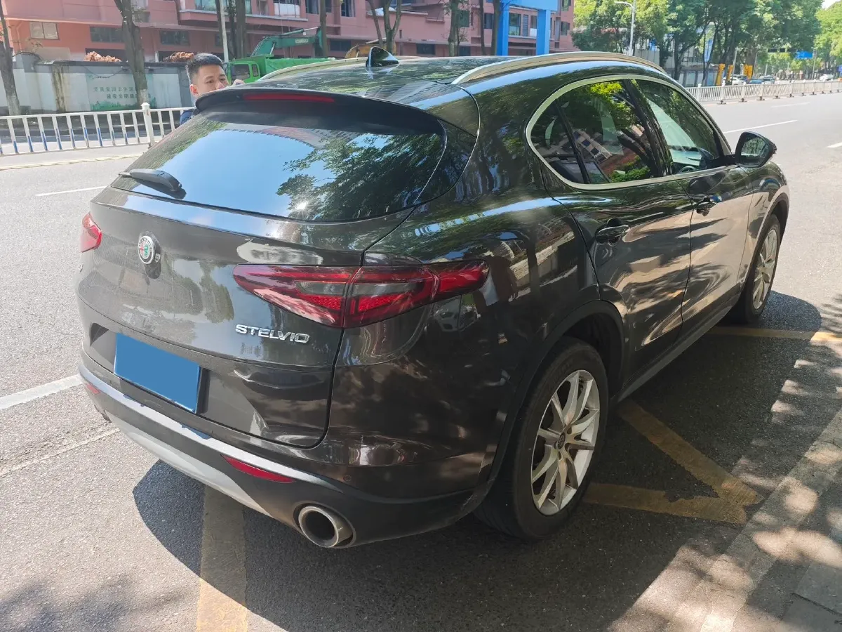 2017 Jaguar XE 2.0T 240HP L4 8AT,autocango,china used car exporter,china ev exporter,chinese used car exporter,chinese used ev exporter