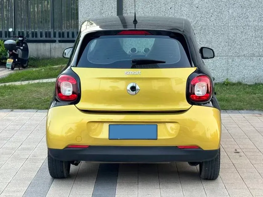 2016 Smart smart forfour 1.0L 71HP L3 6DCT,autocango,china used car exporter,china ev exporter,chinese used car exporter,chinese used ev exporter