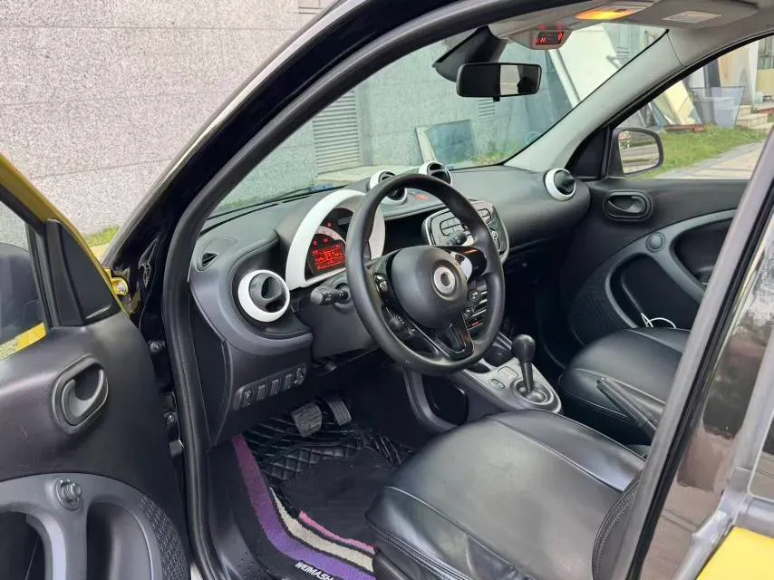 2016 Smart smart forfour 1.0L 71HP L3 6DCT,autocango,china used car exporter,china ev exporter,chinese used car exporter,chinese used ev exporter