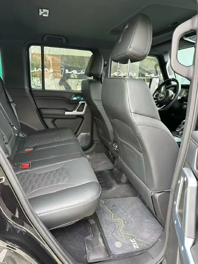 2025 212 212 T01 2.0T 252HP L4 8AT,autocango,china used car exporter,china ev exporter,chinese used car exporter,chinese used ev exporter
