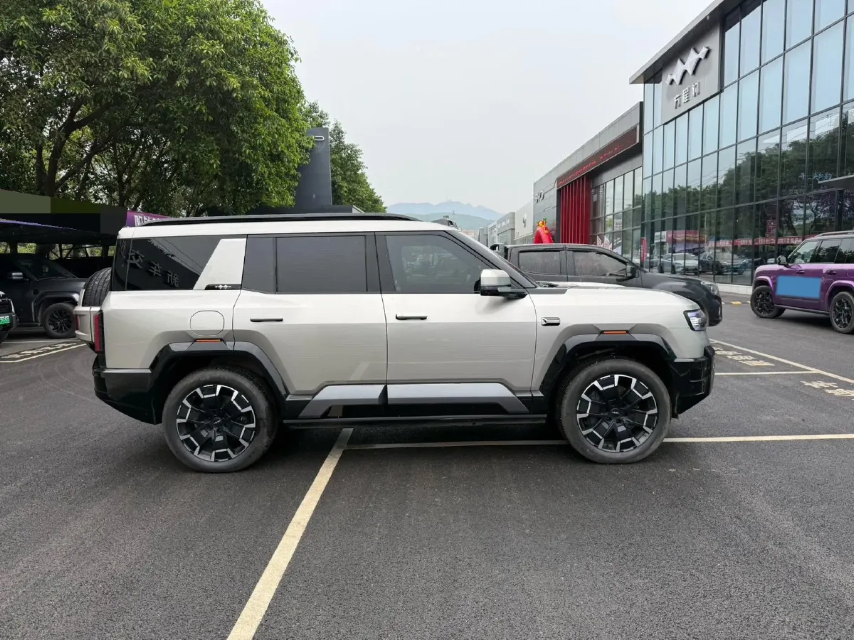 2025 FangChengBao Bao 8 2.0T 245HP L4 E-CVT PHEV 36.8KWH,autocango,china used car exporter,china ev exporter,chinese used car exporter,chinese used ev exporter
