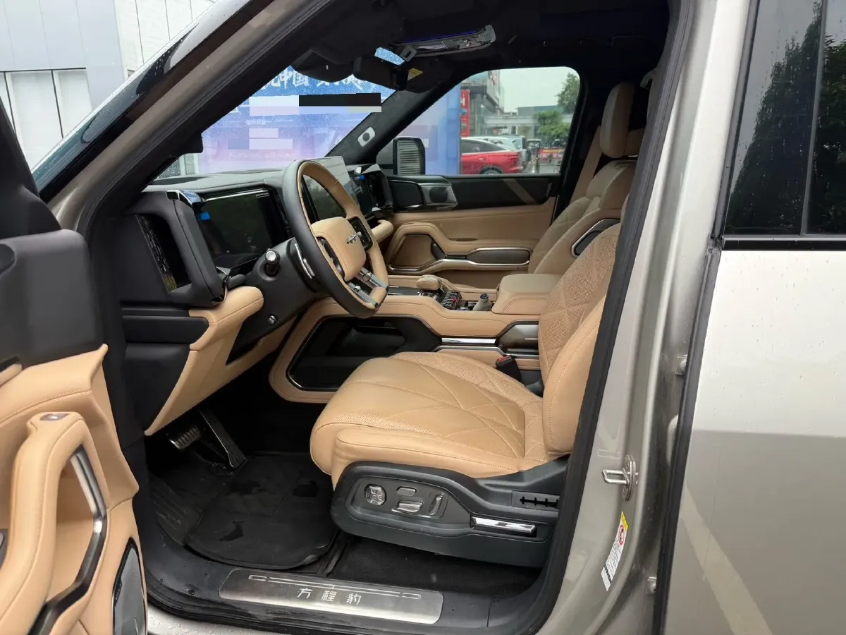 2025 FangChengBao Bao 8 2.0T 245HP L4 E-CVT PHEV 36.8KWH,autocango,china used car exporter,china ev exporter,chinese used car exporter,chinese used ev exporter