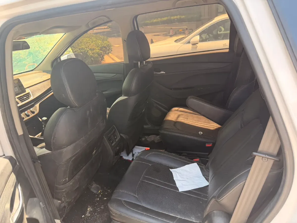 2018 BaoJun 360 1.5L 112HP L4 6MT,autocango,china used car exporter,china ev exporter,chinese used car exporter,chinese used ev exporter
