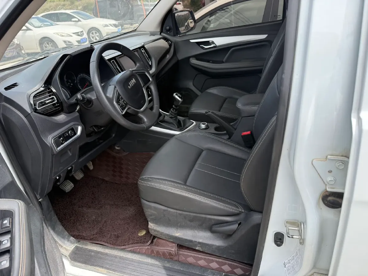 2023 Isuzu RE-MAX Jim 2.5T 143HP L4 6MT,autocango,china used car exporter,china ev exporter,chinese used car exporter,chinese used ev exporter
