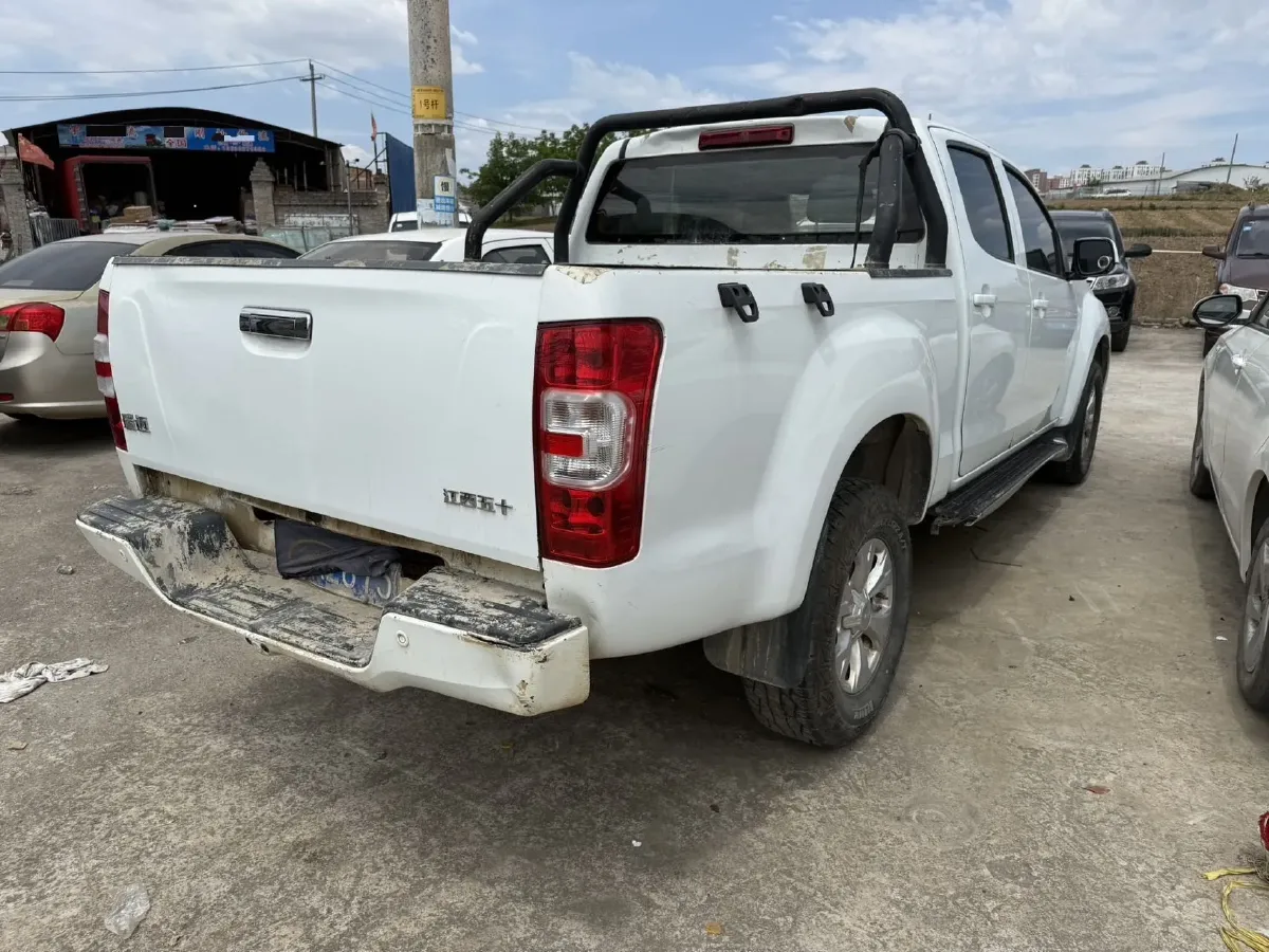 2023 Isuzu RE-MAX Jim 2.5T 143HP L4 6MT,autocango,china used car exporter,china ev exporter,chinese used car exporter,chinese used ev exporter