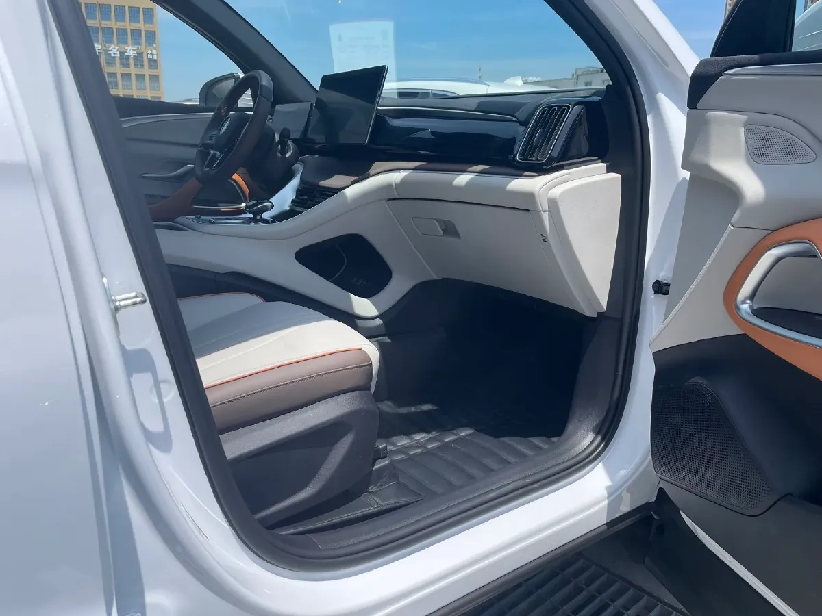 2022 Ruichi Auto EC31 BEV 41.932KWH,autocango,china used car exporter,china ev exporter,chinese used car exporter,chinese used ev exporter