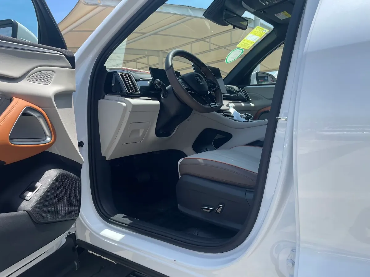 2022 Ruichi Auto EC31 BEV 41.932KWH,autocango,china used car exporter,china ev exporter,chinese used car exporter,chinese used ev exporter