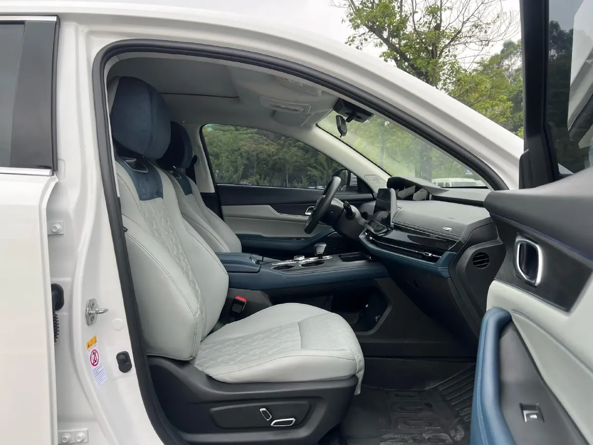 2022 Bestune T99 2.0T 224HP L4 6AT,autocango,china used car exporter,china ev exporter,chinese used car exporter,chinese used ev exporter