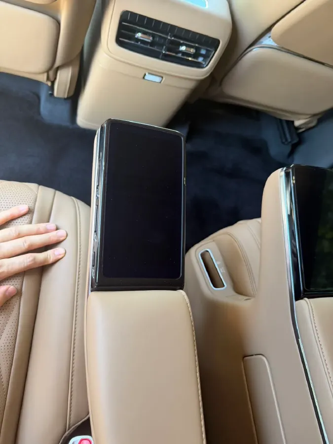 2025 YangWang U8 L REEV 272HP REEV,autocango,china used car exporter,china ev exporter,chinese used car exporter,chinese used ev exporter