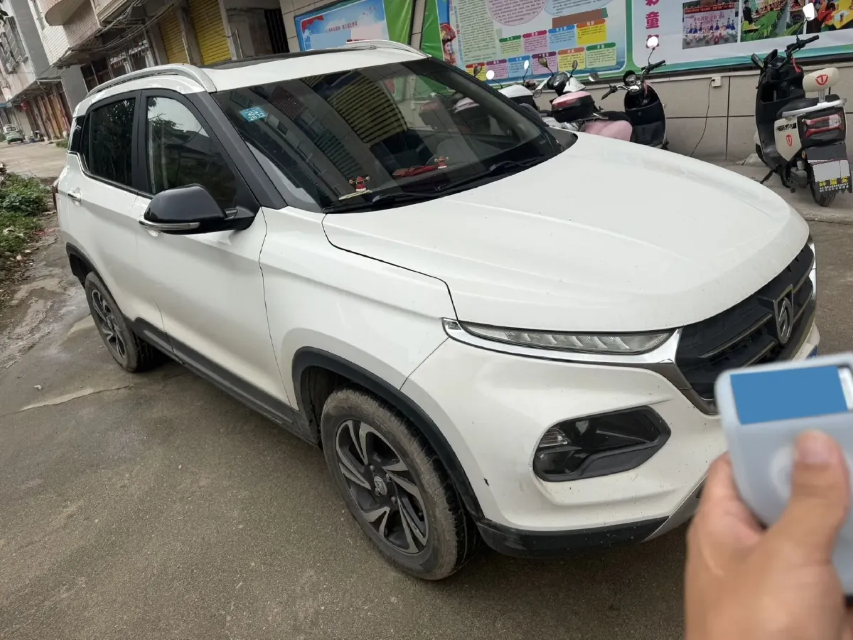 2017 HaiMa S5 Young Edition 1.6L 122HP L4 5MT,autocango,china used car exporter,china ev exporter,chinese used car exporter,chinese used ev exporter