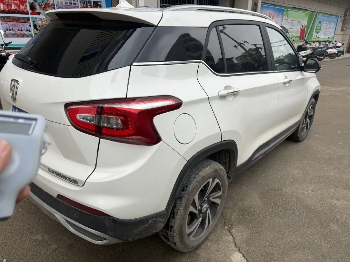 2017 HaiMa S5 Young Edition 1.6L 122HP L4 5MT,autocango,china used car exporter,china ev exporter,chinese used car exporter,chinese used ev exporter