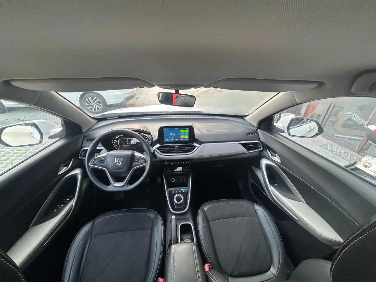 2017 BaoJun 310W 1.5L 105HP L4 6MT,autocango,china used car exporter,china ev exporter,chinese used car exporter,chinese used ev exporter