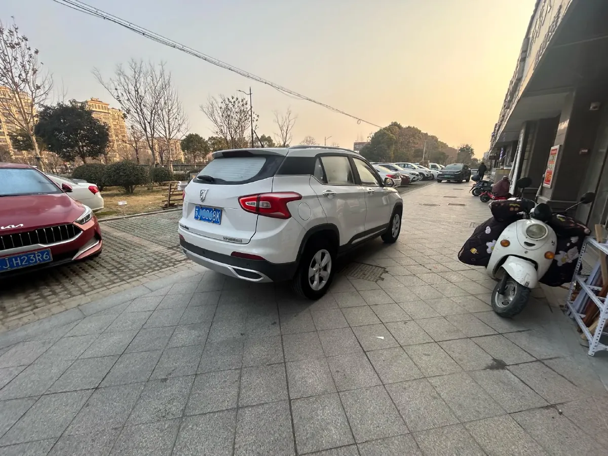 2017 BaoJun 310W 1.5L 105HP L4 6MT,autocango,china used car exporter,china ev exporter,chinese used car exporter,chinese used ev exporter