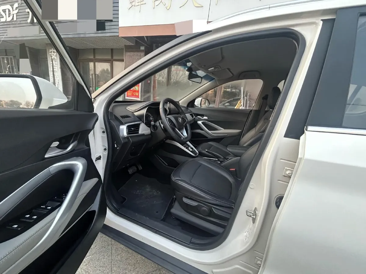 2017 BaoJun 310W 1.5L 105HP L4 6MT,autocango,china used car exporter,china ev exporter,chinese used car exporter,chinese used ev exporter