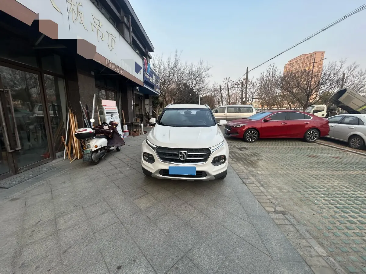 2017 BaoJun 310W 1.5L 105HP L4 6MT,autocango,china used car exporter,china ev exporter,chinese used car exporter,chinese used ev exporter