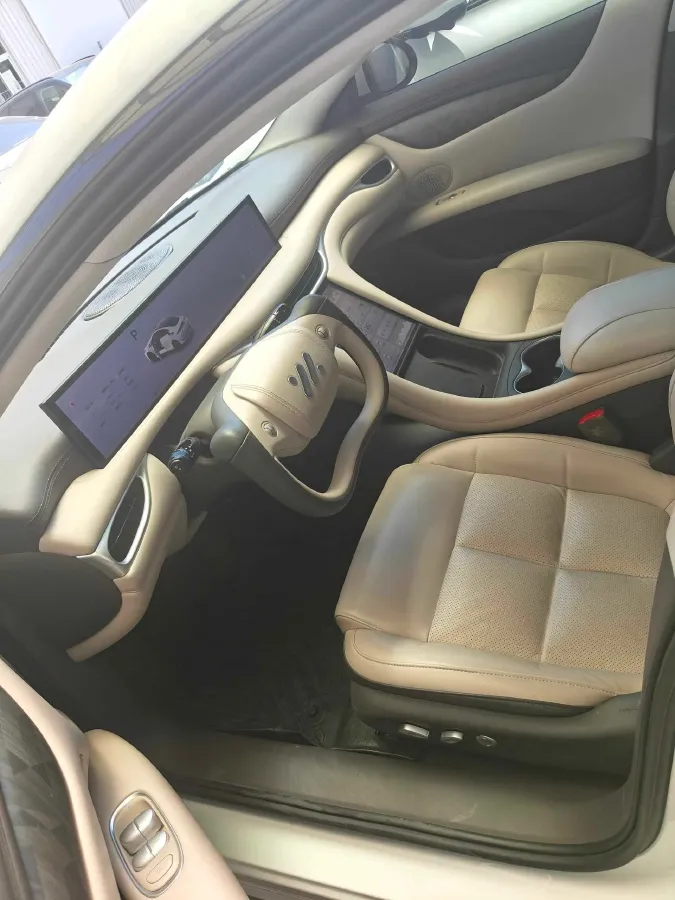 2024 IM L6 BEV 75KWH,autocango,china used car exporter,china ev exporter,chinese used car exporter,chinese used ev exporter