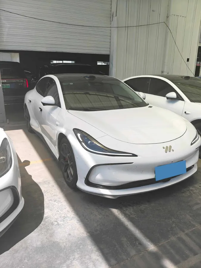 2024 IM L6 BEV 75KWH,autocango,china used car exporter,china ev exporter,chinese used car exporter,chinese used ev exporter