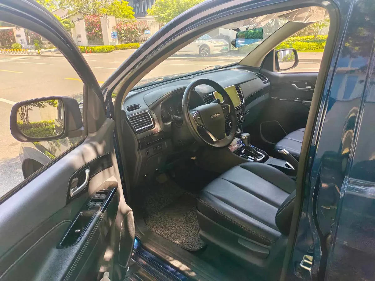 2020 Isuzu LingTuo 2.5T 150HP L4 6AT,autocango,china used car exporter,china ev exporter,chinese used car exporter,chinese used ev exporter