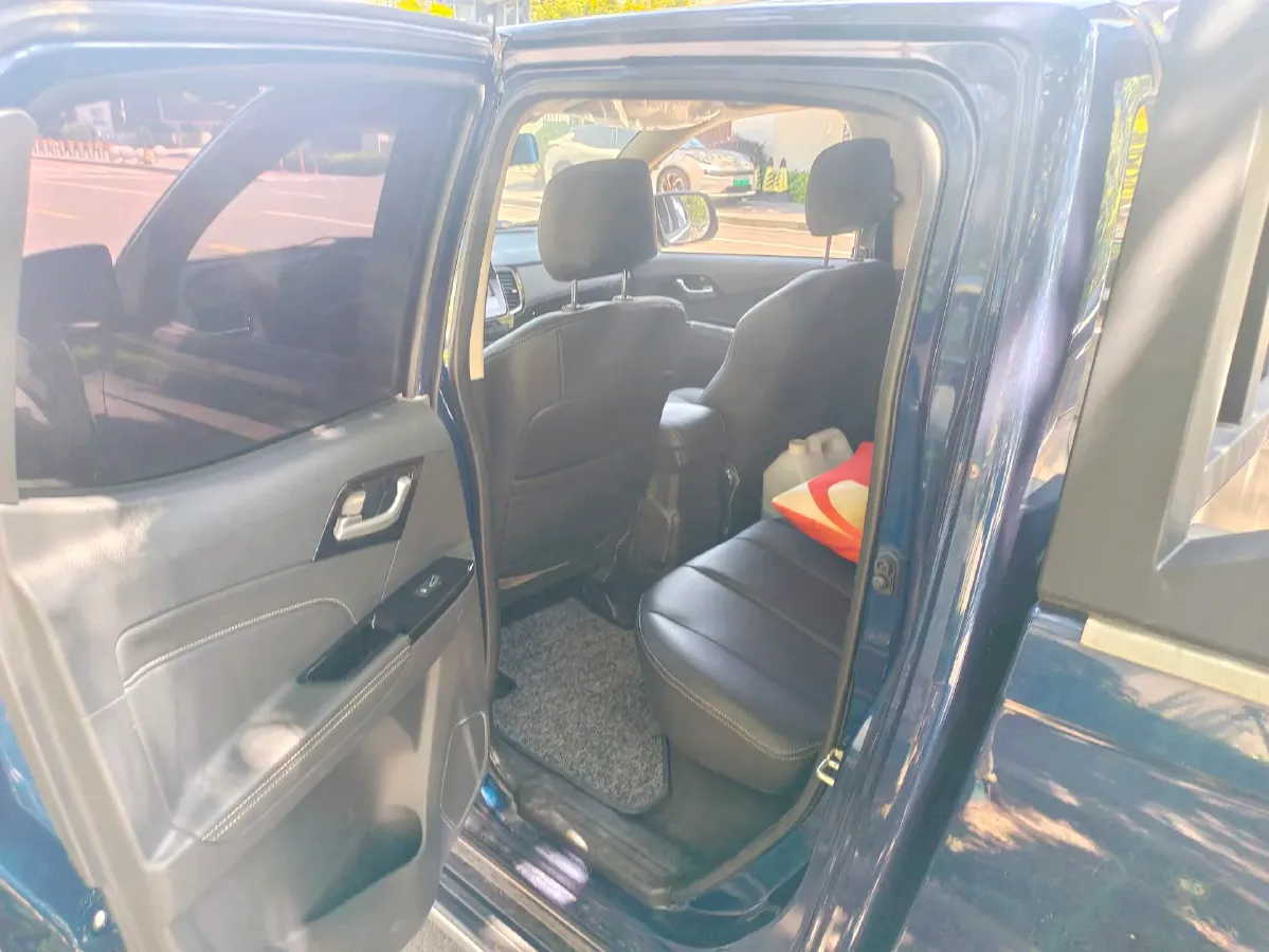2020 Isuzu LingTuo 2.5T 150HP L4 6AT,autocango,china used car exporter,china ev exporter,chinese used car exporter,chinese used ev exporter