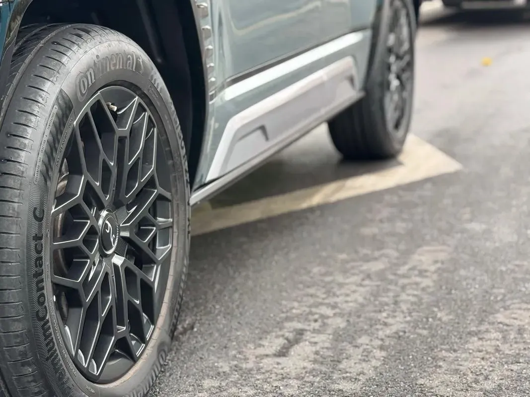 2023 YangWang U8 2.0T 272HP L4 REEV 49.05KWH,autocango,china used car exporter,china ev exporter,chinese used car exporter,chinese used ev exporter