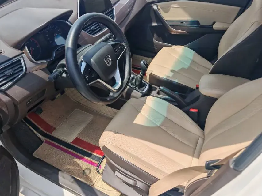 2017 BaoJun 310W 1.5L 112HP L4 6MT,autocango,china used car exporter,china ev exporter,chinese used car exporter,chinese used ev exporter