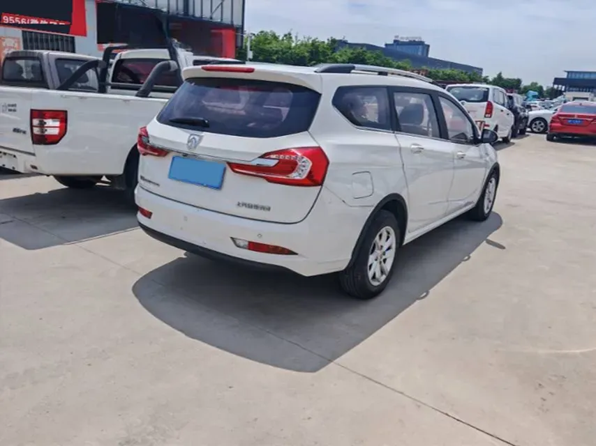 2017 BaoJun 310W 1.5L 112HP L4 6MT,autocango,china used car exporter,china ev exporter,chinese used car exporter,chinese used ev exporter