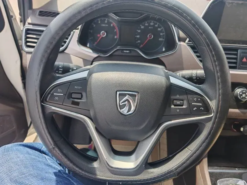 2017 BaoJun 310W 1.5L 112HP L4 6MT,autocango,china used car exporter,china ev exporter,chinese used car exporter,chinese used ev exporter