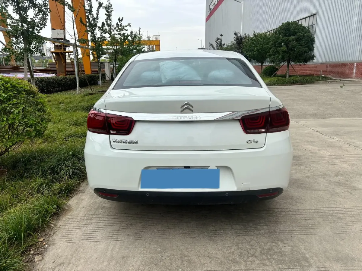 2018 Citroen C4 C-Quatre 1.6L 117HP L4 5MT,autocango,china used car exporter,china ev exporter,chinese used car exporter,chinese used ev exporter