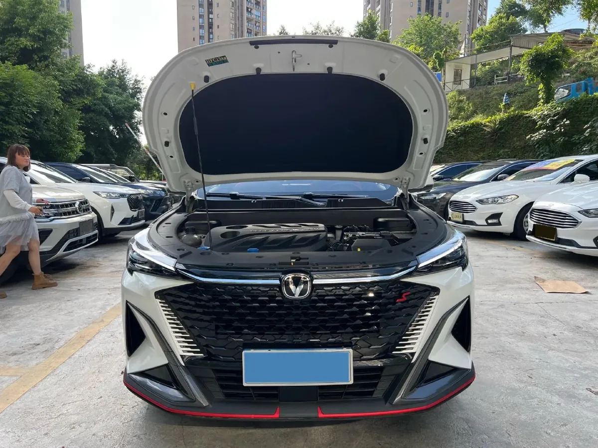 2025 ChangAn X5 PLUS 1.5T 188HP L4 7DCT,autocango,china used car exporter,china ev exporter,chinese used car exporter,chinese used ev exporter