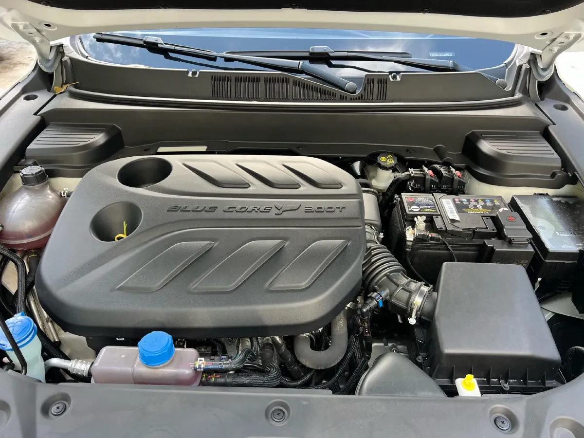 2025 ChangAn X5 PLUS 1.5T 188HP L4 7DCT,autocango,china used car exporter,china ev exporter,chinese used car exporter,chinese used ev exporter