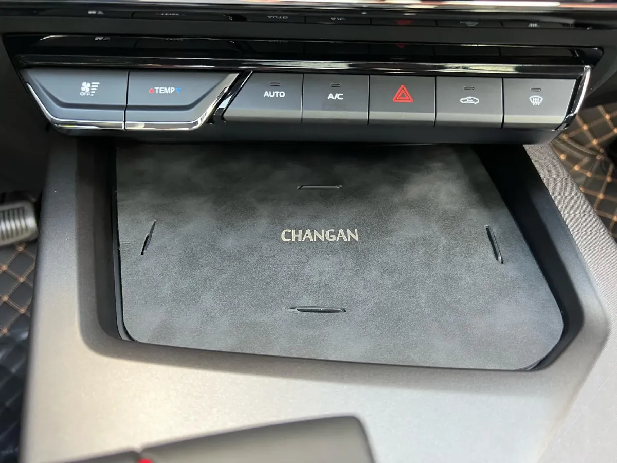 2025 ChangAn X5 PLUS 1.5T 188HP L4 7DCT,autocango,china used car exporter,china ev exporter,chinese used car exporter,chinese used ev exporter